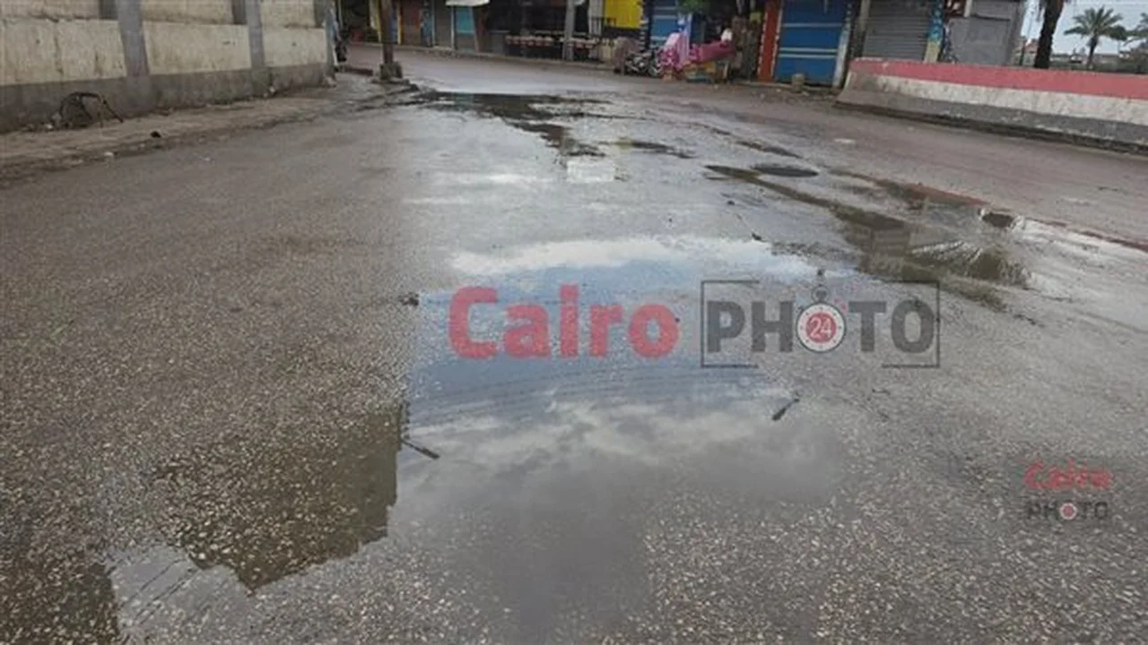 محافظة الإسكندرية توجه تحذيراً للمواطنين بشأن السير بجوار اللوحات الإعلانية في الشوارع